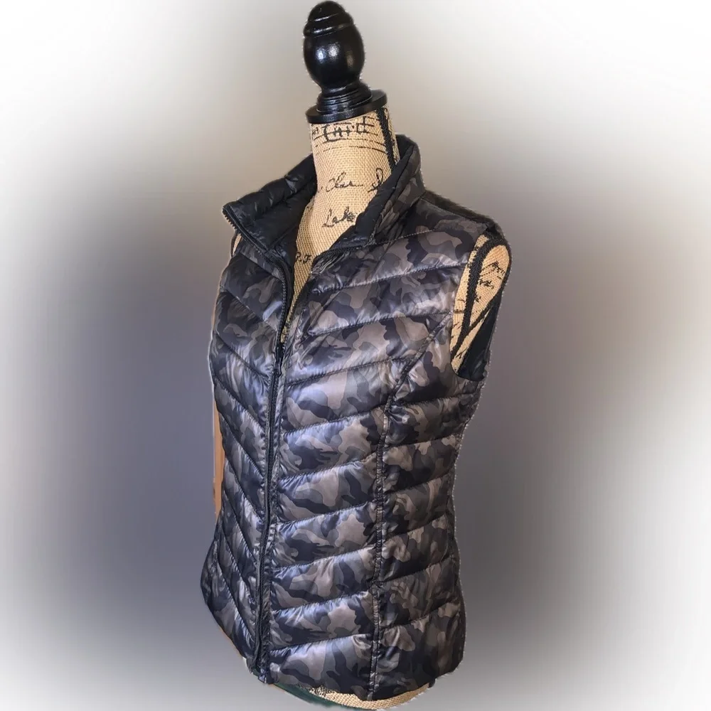 Dark Camouflage Army Quilted Zip Puffer Vest S Street Preppy Grunge Cozy INC - Picture 2 of 8